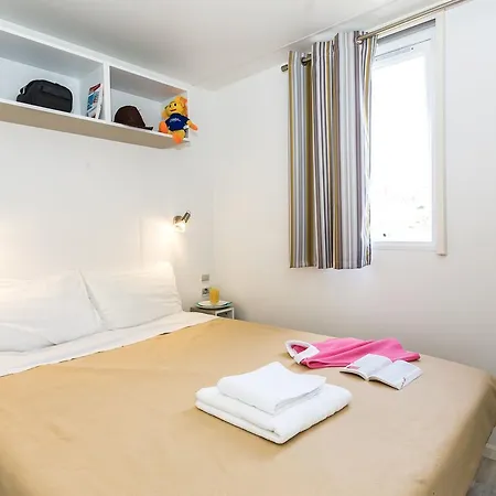 Domaine Residentiel De Plein Air Odalys L'etang De Besse キャンプ場 4*